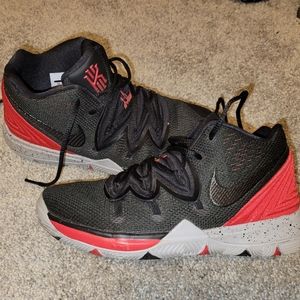Youth Nike Kyrie 5